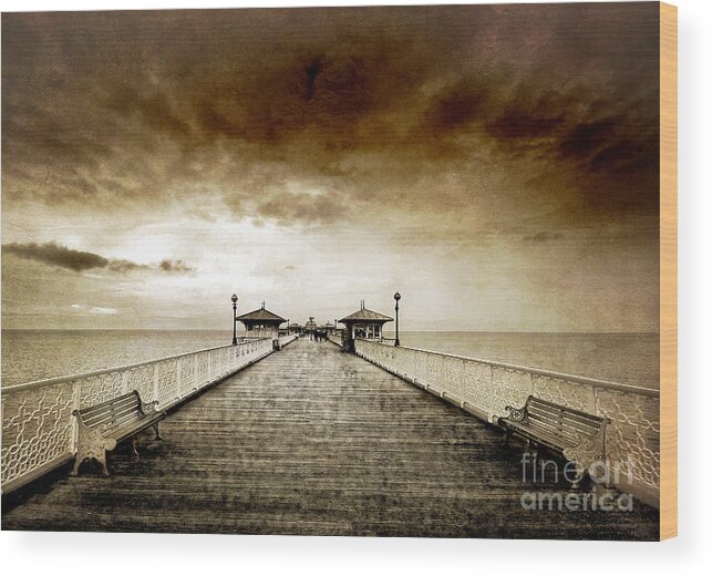 Pier Wood Print featuring the photograph the pier at Llandudno by Meirion Matthias