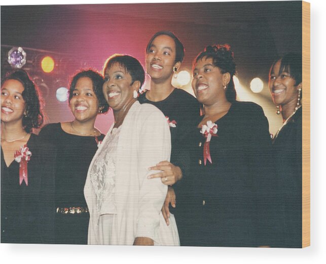 Music Wood Print featuring the photograph Gladys Knight With Alpha Chi Chapter by North Carolina Central University