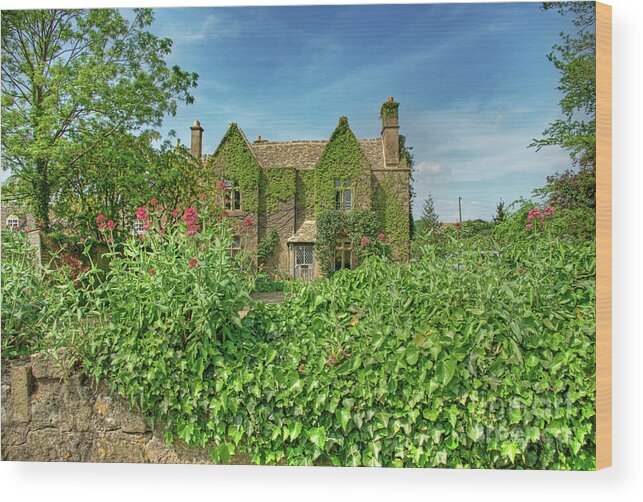 England Wood Print featuring the photograph Hunters Lodge by John Edwards
