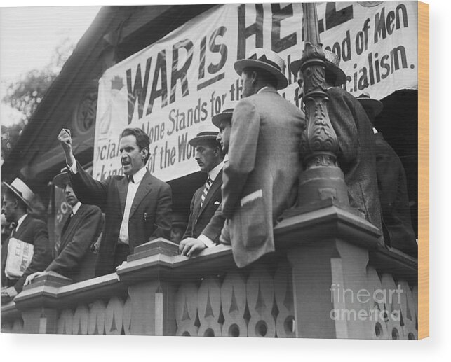 People Wood Print featuring the photograph Judge Speaking At Anti-war Rally by Bettmann
