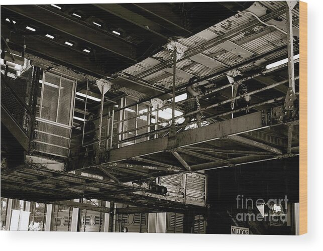 Documentary Wood Print featuring the photograph L-evated Train Platform Chicago Illinois by Frank J Casella