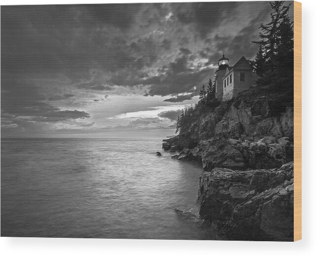 Maine Wood Print featuring the photograph Maine Bass Harbor Head Light by Juergen Roth