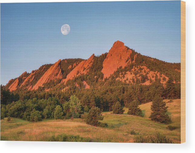 Boulder Wood Print featuring the photograph Moonset over the Flatirons by Darren White