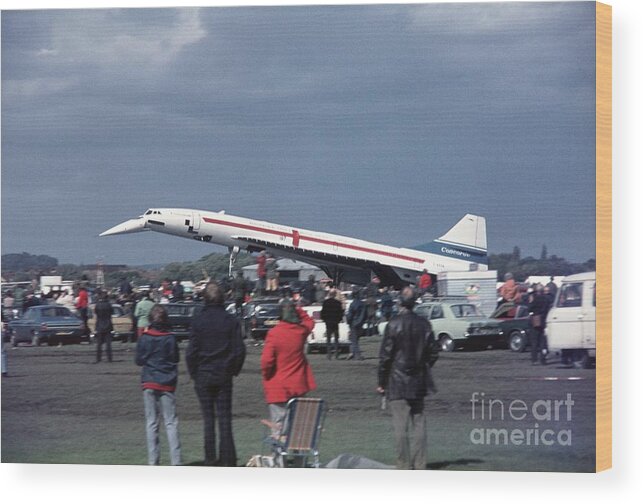 Concorde Wood Print featuring the photograph Concorde 101 by Oleg Konin