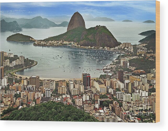 Bay Wood Print featuring the photograph Rio de Janeiro Classic View - Sugar Loaf by Carlos Alkmin
