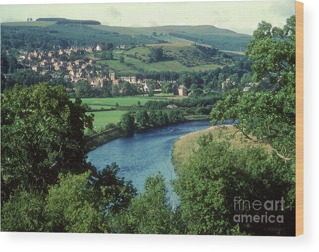 River Tweed Wood Print featuring the photograph River Tweed and Melrose by Phil Banks