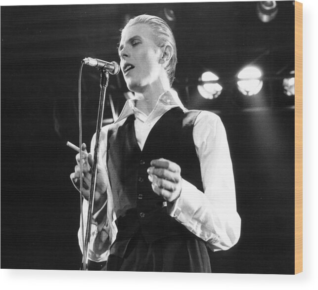 David Bowie Wood Print featuring the photograph David Bowie 1976 #3 by Chris Walter