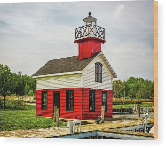 Kalamazoo Wood Print featuring the photograph Kalamazoo Lighthouse by Nick Zelinsky Jr