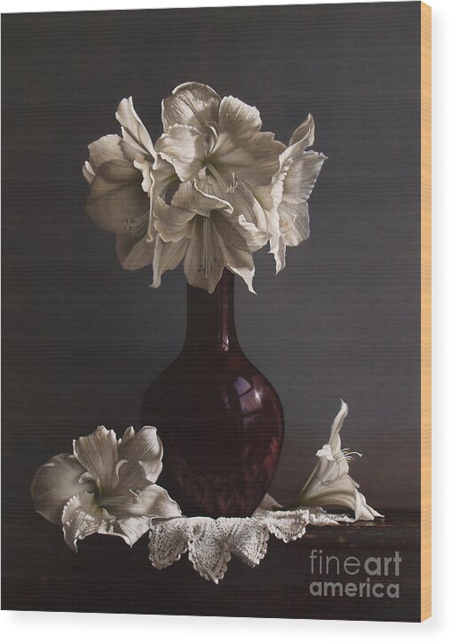 Still Life Wood Print featuring the painting Amaryllis by Lawrence Preston