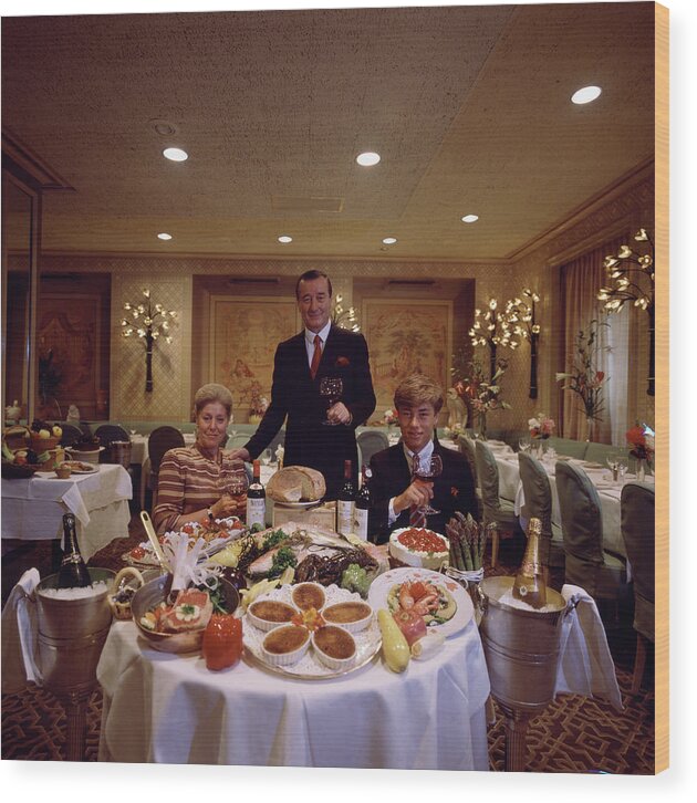 1980-1989 Wood Print featuring the photograph Sirio Maccioni At Le Cirque #1 by Slim Aarons