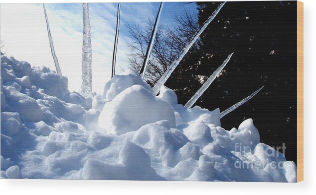 Icicles Wood Print featuring the photograph Light Ray by Kristine Nora