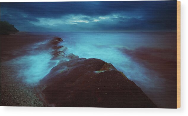 Hong Wood Print featuring the photograph Lonely Twilight Tide by Afrison Ma