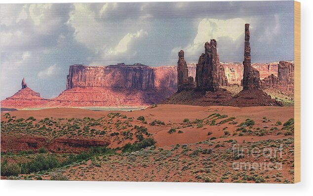 Monument Valley Wood Print featuring the photograph Monument Valley #11 by Tom Griffithe