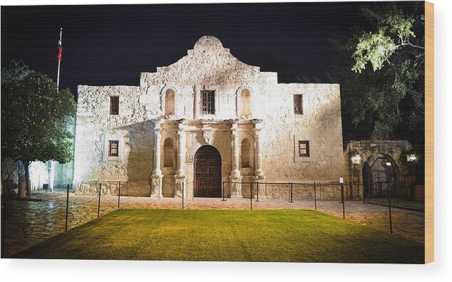 Alamo Wood Print featuring the photograph Remember the Alamo by David Morefield