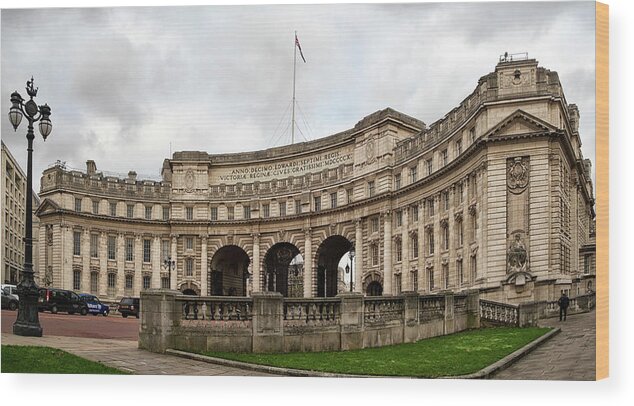 Historical Wood Print featuring the photograph Admiralty Arch by Shirley Mitchell