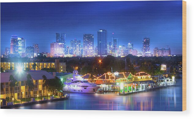 Fort Lauderdale Wood Print featuring the photograph Fort Lauderdale Skyline by Mark Andrew Thomas
