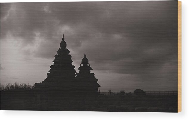 Krishnan Srinivasan Wood Print featuring the photograph Mahabalipuram Silhouette by Krishnan Srinivasan