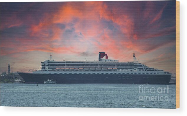 Rms Queen Mary 2 Wood Print featuring the photograph RMS Queen Mary 2 - Charleston South Carolina by Dale Powell