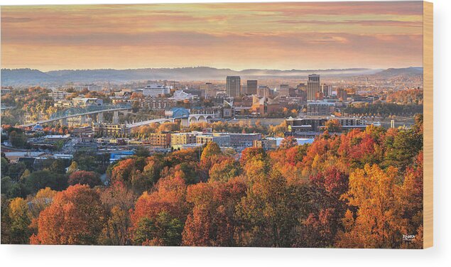 Fall Wood Print featuring the photograph A Crisp Fall Morning In Chattanooga by Steven Llorca