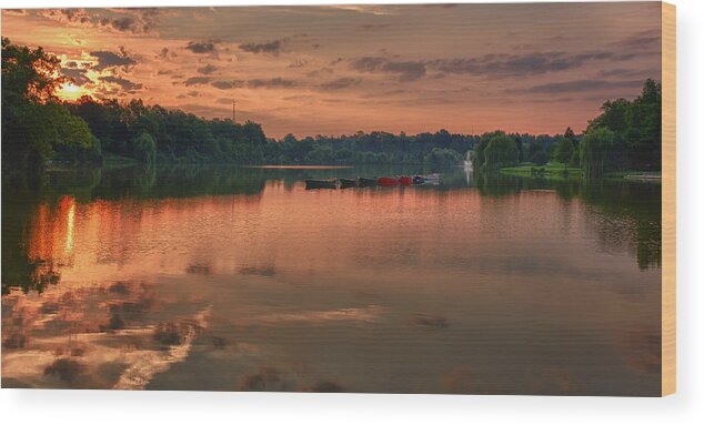 Landscape Color Wood Print featuring the photograph Sumer lake sunrise by Chris Bordeleau