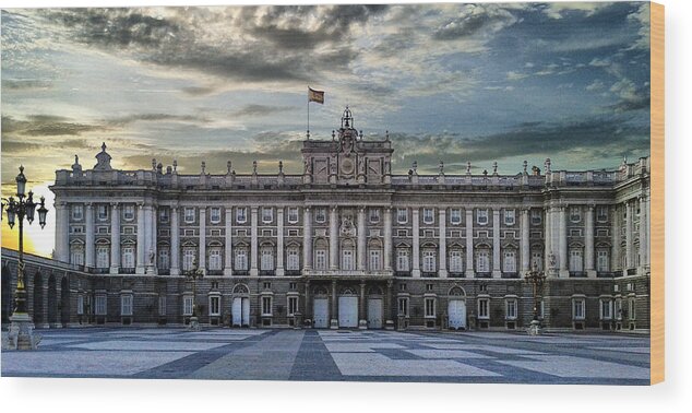 Sunset Wood Print featuring the photograph Sunset at Royal Palace by Pedro Fernandez