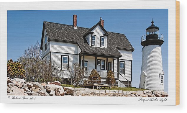 Architecture Wood Print featuring the photograph Prospect Harbor Light #2 by Richard Bean