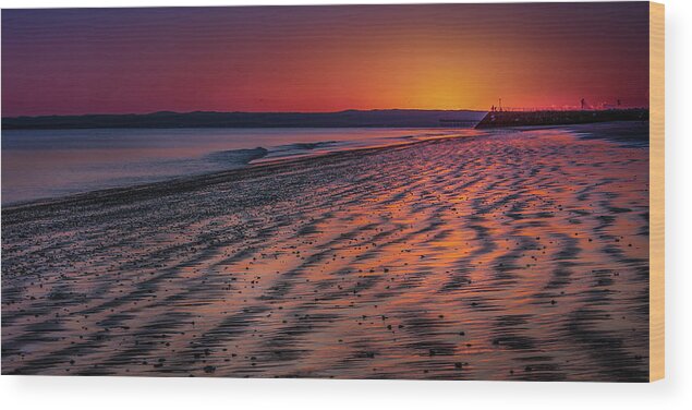 Hervey Bay Wood Print featuring the photograph Shelly Beach - Hervey Bay by Michael Lees
