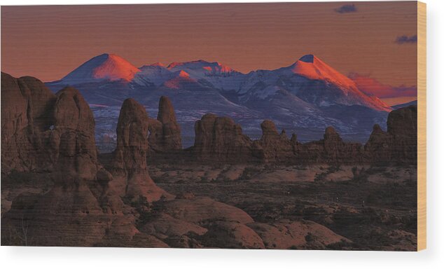 Sunset Wood Print featuring the photograph Last Light - Arches by Stephen Vecchiotti