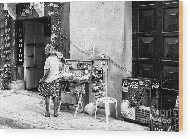 Trabajo En Cartagena Wood Print featuring the photograph Trabajo en Cartagena by John Rizzuto