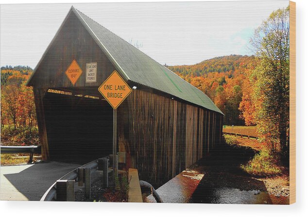 Covered Bridge Wood Print featuring the photograph Vermont Covered Bridge in Autumn by Linda Stern