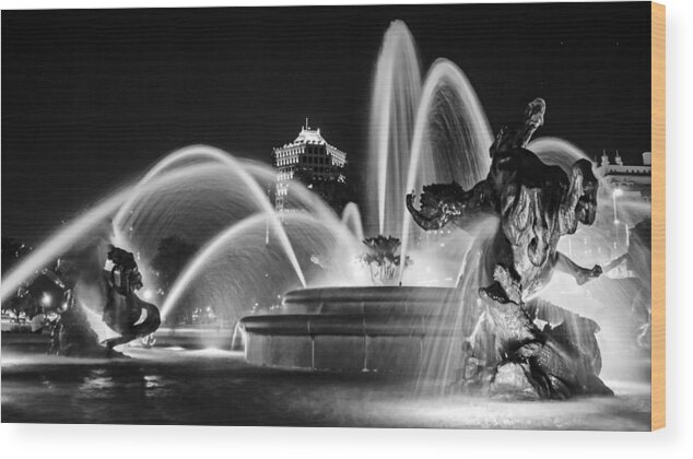 J.c. Nichols Memorial Fountain Wood Print featuring the photograph J.C. Nichols Memorial Fountain - Night BW by Kevin Anderson