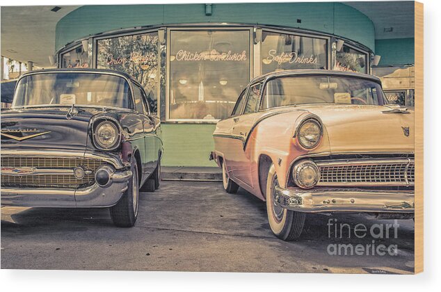 Diner Wood Print featuring the photograph Mel's Drive-In by Edward Fielding
