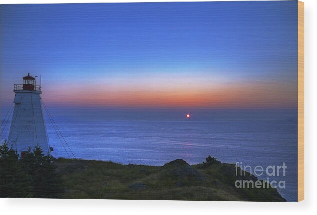 Sunrise Wood Print featuring the photograph Quiet Morning.. by Nina Stavlund