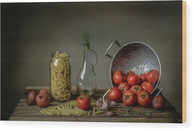 Tomato Wood Print featuring the photograph Una Buona Pasta! by Margareth Perfoncio