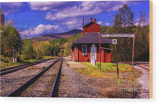 Fall Foliage Wood Print featuring the photograph Montpelier Jct Vermont #2 by Scenic Vermont Photography
