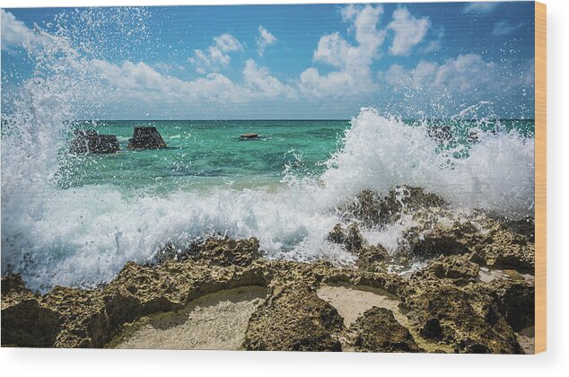 El Dorado Royale Wood Print featuring the photograph A Splash Of Mexican Gulf by David Downs