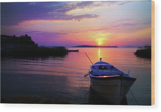 Photo Of Sunset Wood Print featuring the photograph Glow of Sunset by Lilia S