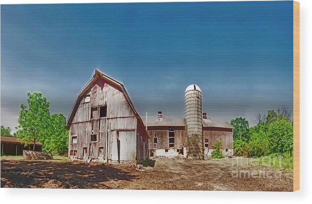 Klasen Wood Print featuring the photograph Klasen and Cary Algonquin Back of the Barn by Tom Jelen