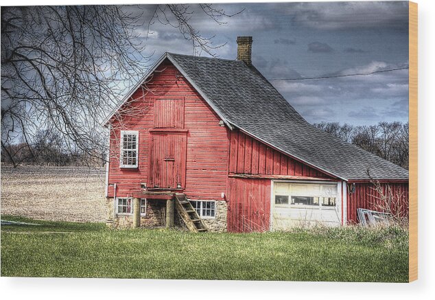Building Wood Print featuring the photograph Little Red Barn by Deborah Klubertanz