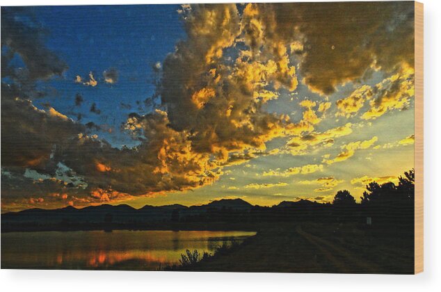 Colorado Mountain Sunset Wood Print featuring the photograph Mountain Colour by Eric Dee