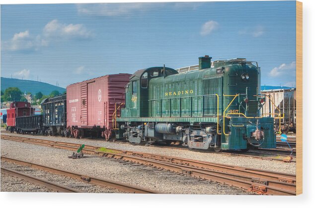 Trains Wood Print featuring the photograph Reading 467 by Anthony Sacco