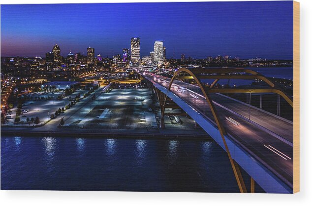 2018 Wood Print featuring the photograph Hoan Bridge at Dusk by Randy Scherkenbach