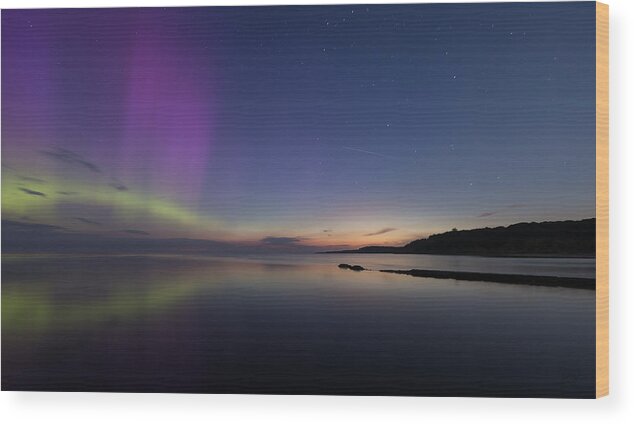Aurora Wood Print featuring the photograph A Majestic Sky by Everet Regal