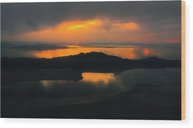 Utah Wood Print featuring the photograph Antelope's Last Light by Ryan Manuel