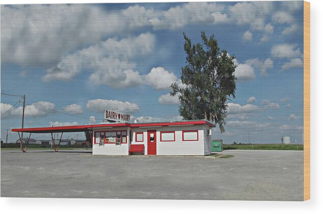 Americana Wood Print featuring the photograph Dairy Mart by Shelli Fitzpatrick