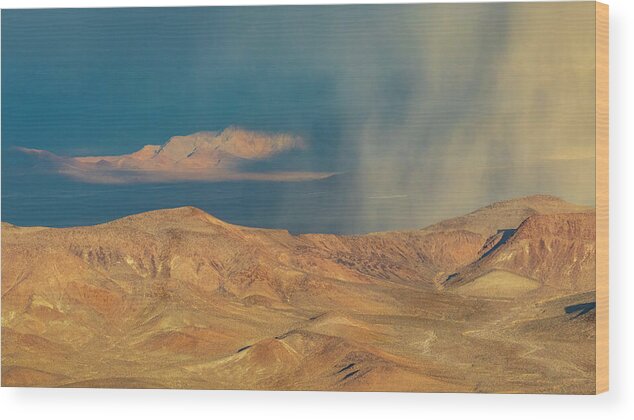 Light Wood Print featuring the photograph Death Valley Moods by Mike Lee