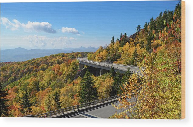 Usa Wood Print featuring the photograph Linn Cove Viaduct by William Kennedy