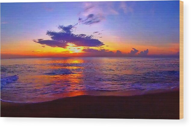 Sunrise Wood Print featuring the photograph Sunrise Beach 409 by Rip Read