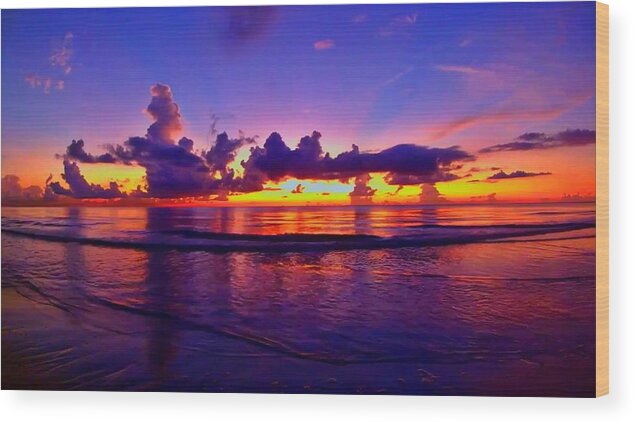 Sunrise Wood Print featuring the photograph Sunrise Beach 5 by Rip Read
