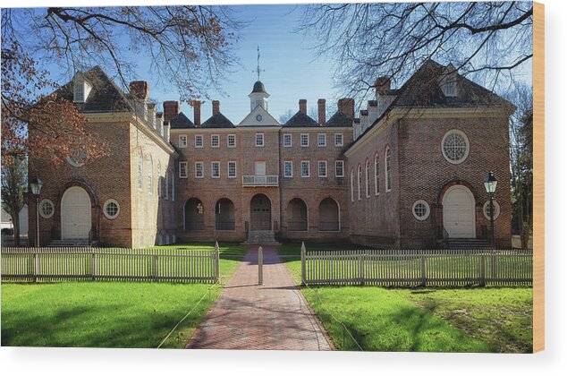 Wren Building Wood Print featuring the photograph The Wren Building Courtyard - Williamsburg, Virginia by Susan Rissi Tregoning